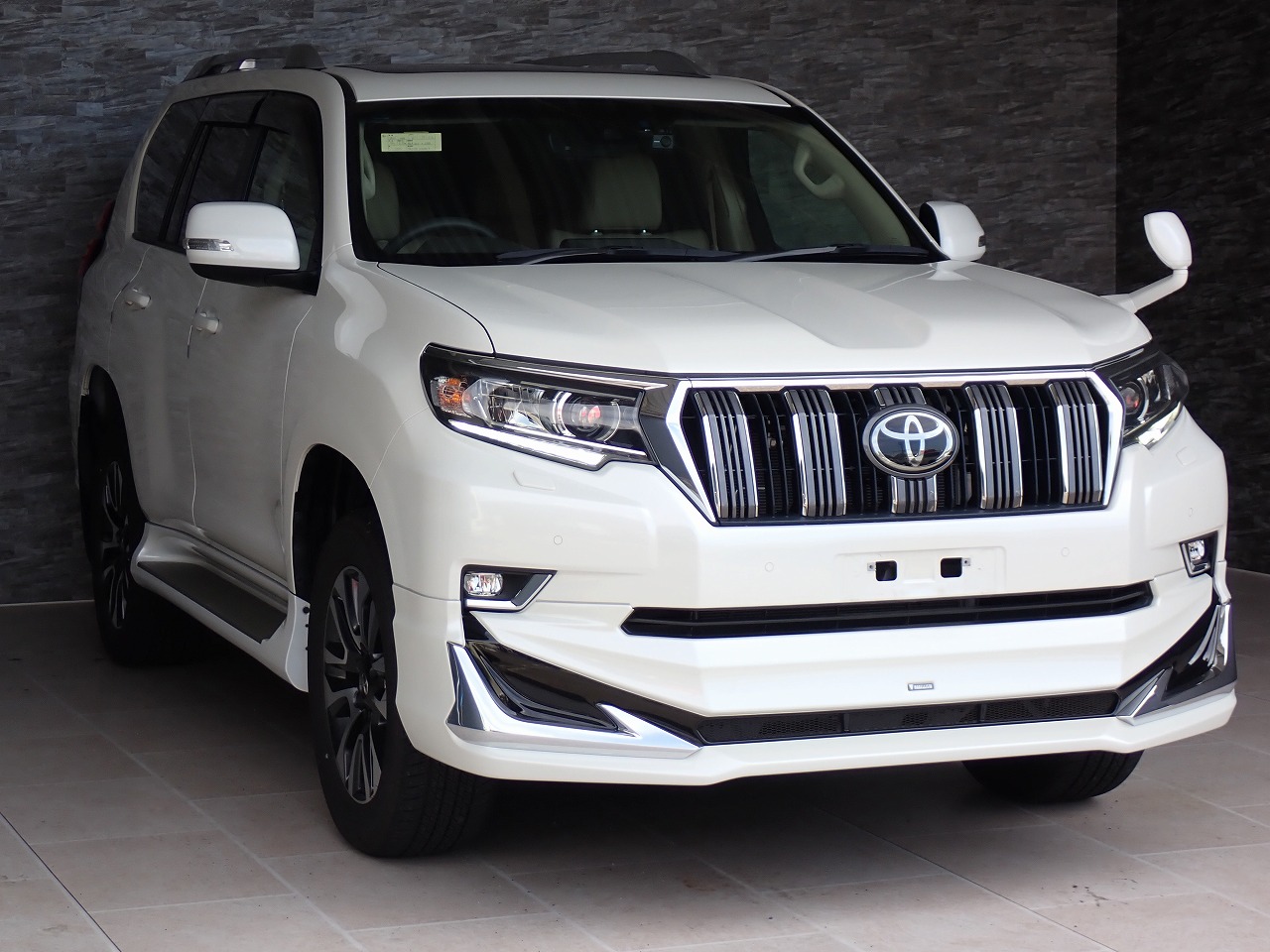 TOYOTA Land Cruiser Prado