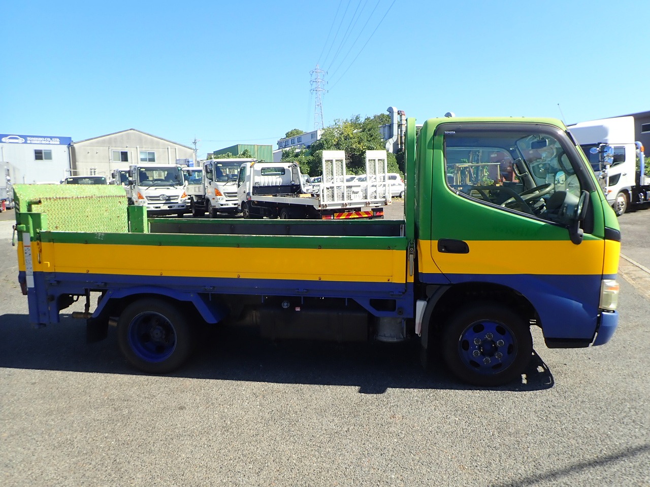 TOYOTA Dyna Truck