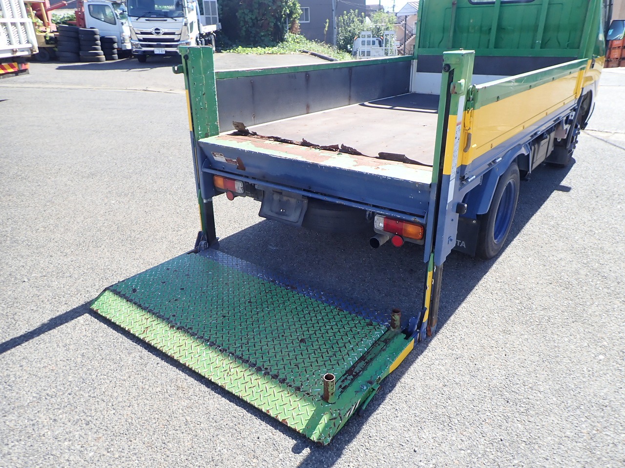 TOYOTA Dyna Truck