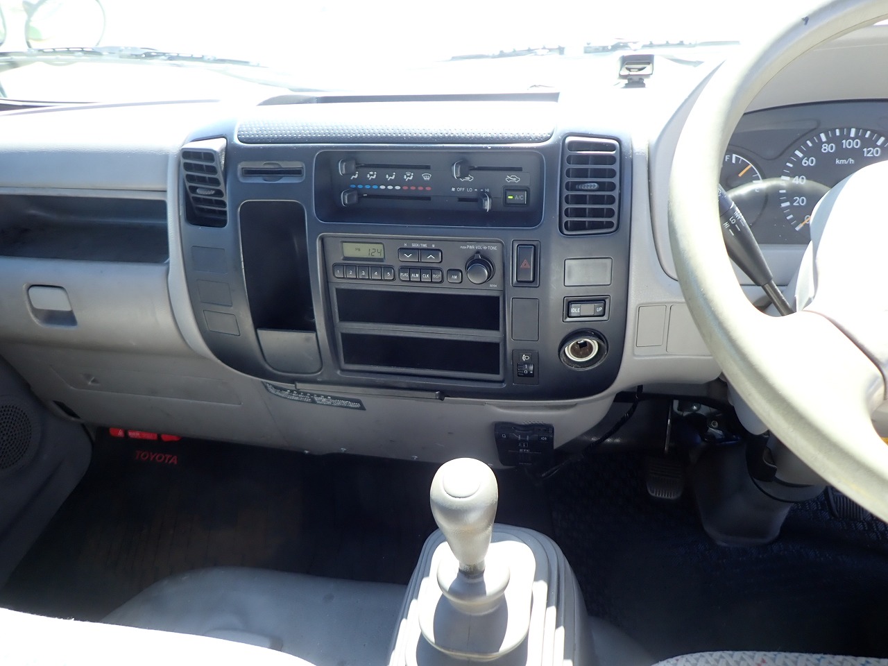 TOYOTA Dyna Truck