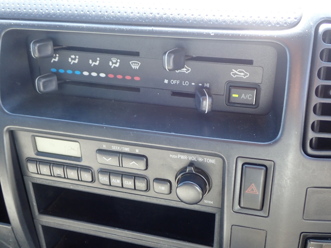 TOYOTA Dyna Truck