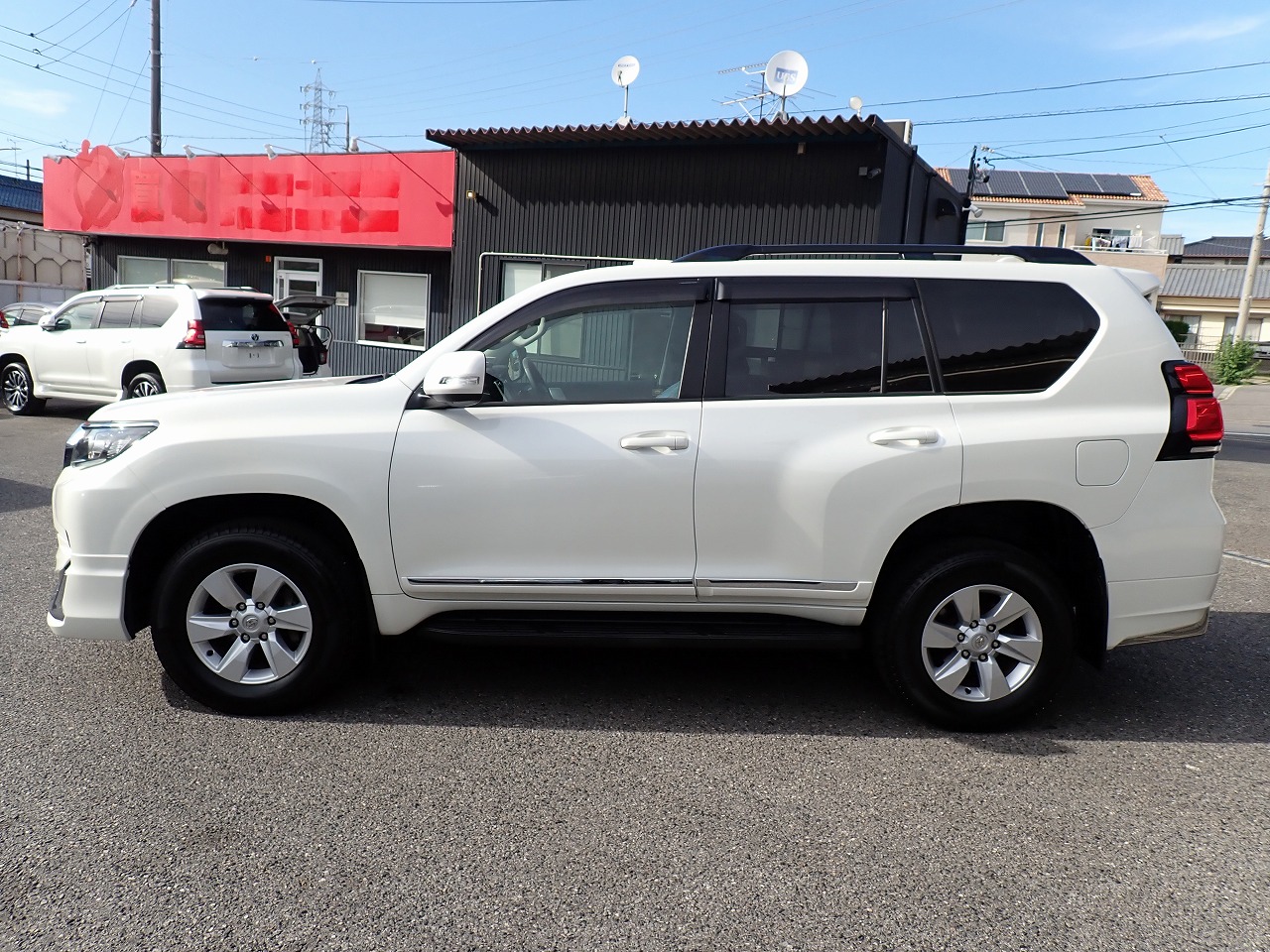 TOYOTA Land Cruiser Prado