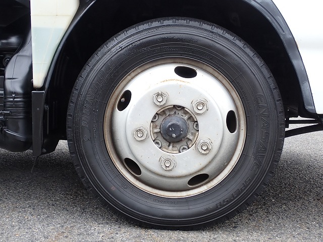 ISUZU Elf Truck