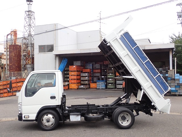 ISUZU Elf Truck