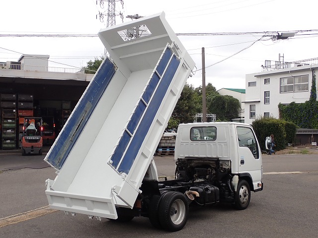 ISUZU Elf Truck