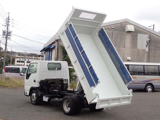 ISUZU Elf Truck