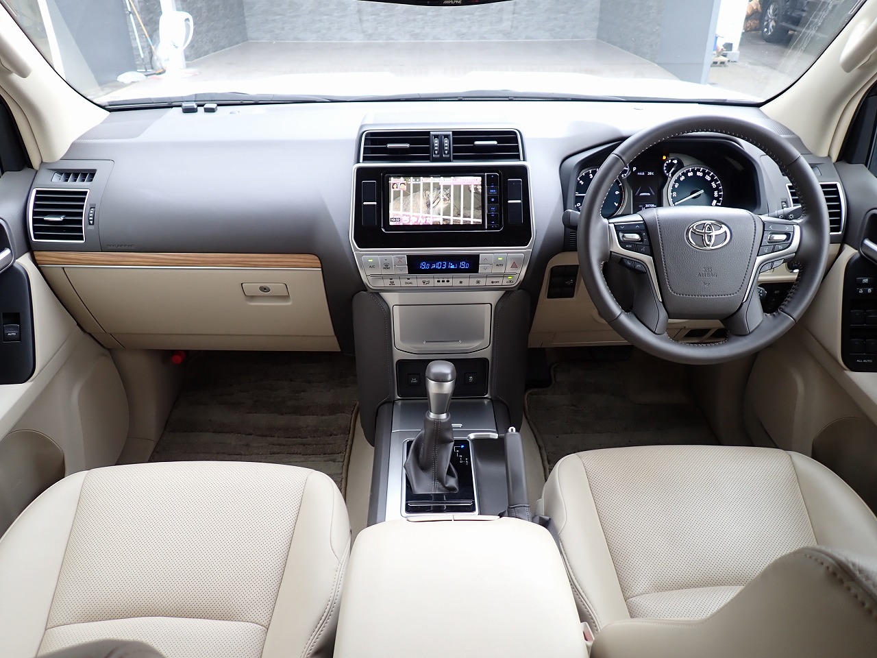 TOYOTA Land Cruiser Prado