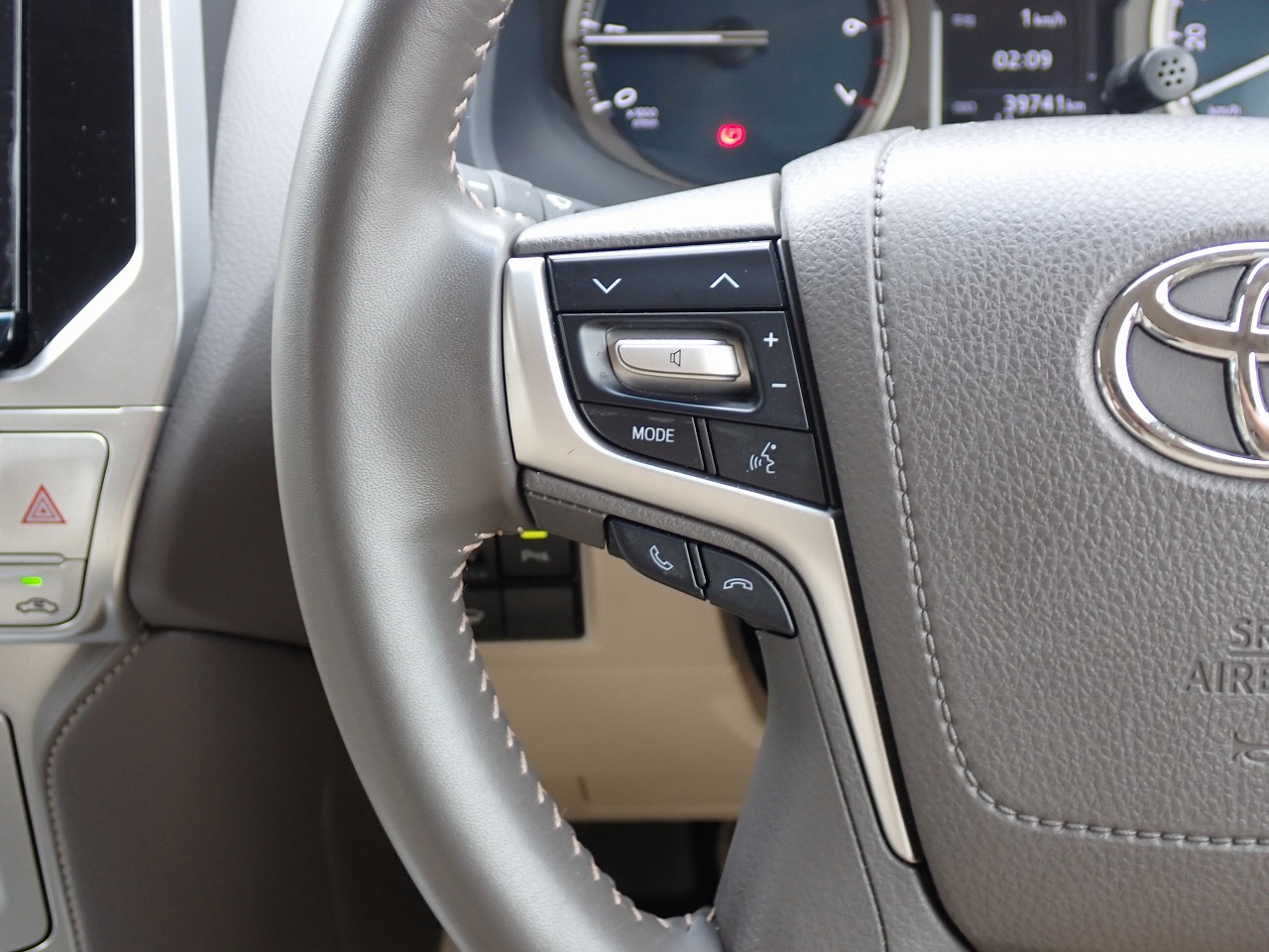 TOYOTA Land Cruiser Prado