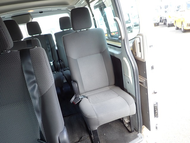 NISSAN NV 350 CARAVAN