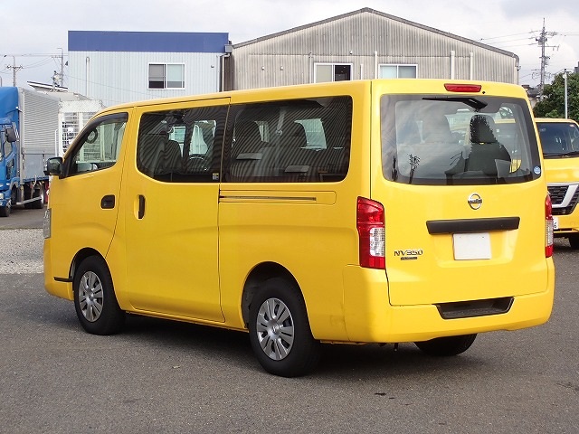 NISSAN NV 350 CARAVAN