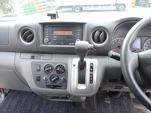 NISSAN NV 350 CARAVAN