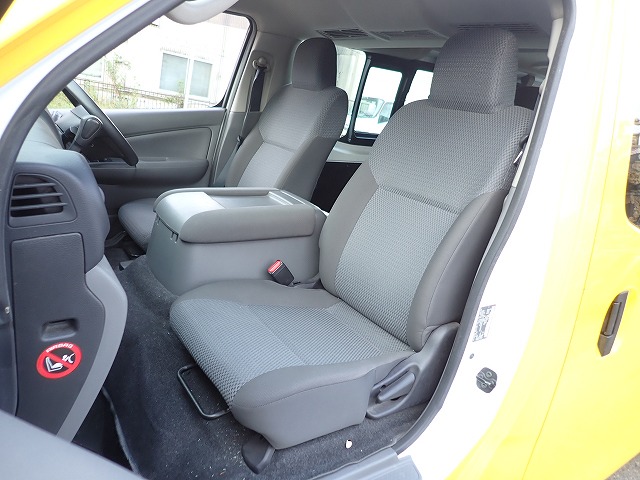 NISSAN NV 350 CARAVAN
