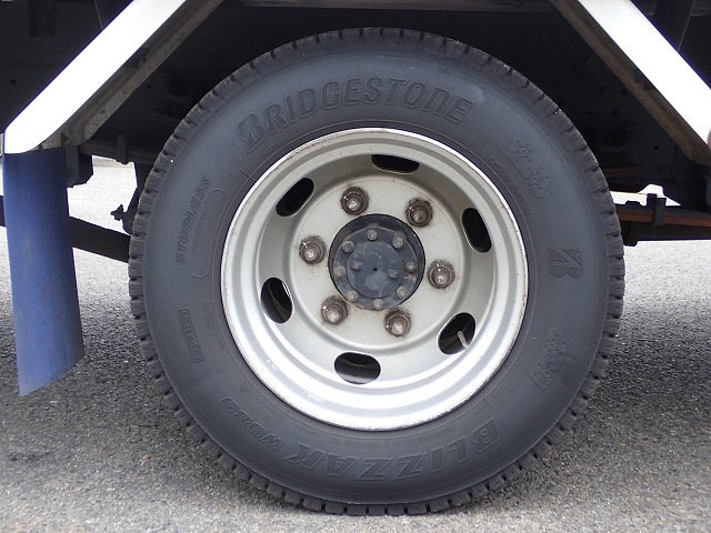 ISUZU Elf Truck