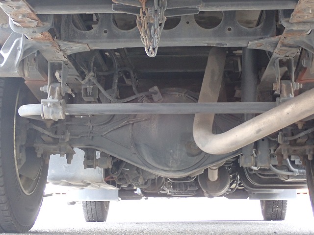ISUZU Elf Truck