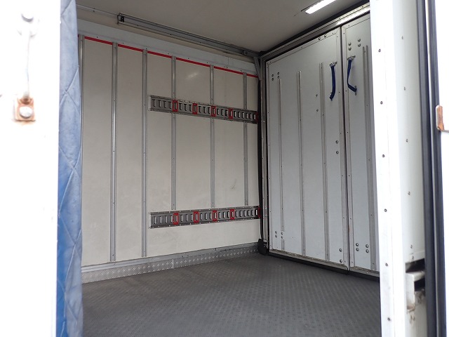 ISUZU Elf Truck