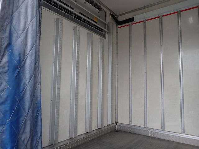 ISUZU Elf Truck