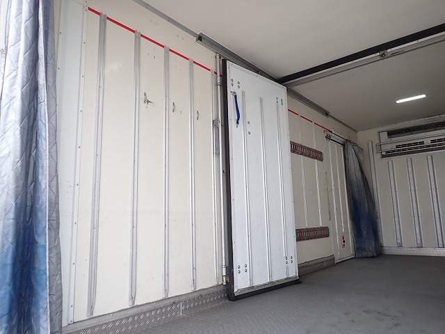 ISUZU Elf Truck