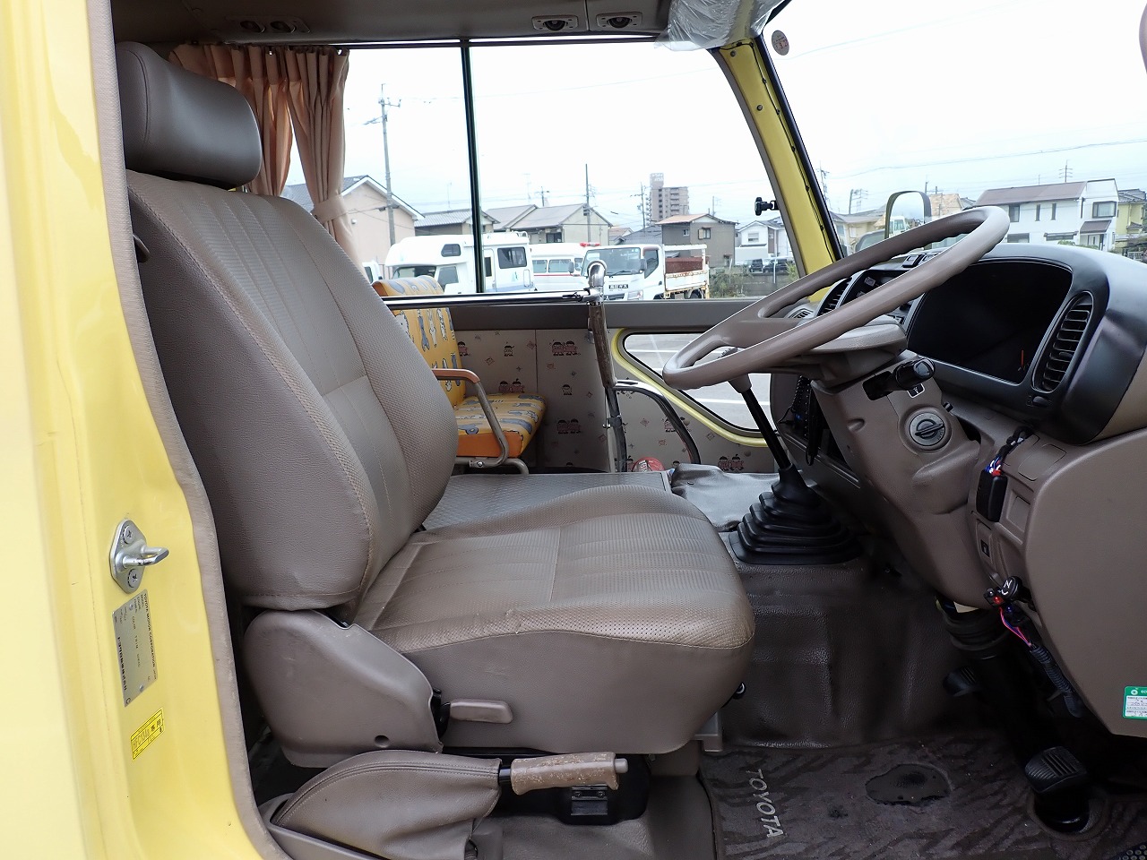TOYOTA Coaster