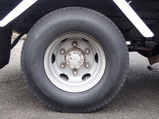 ISUZU Elf Truck