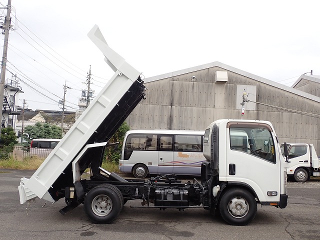 ISUZU Elf Truck