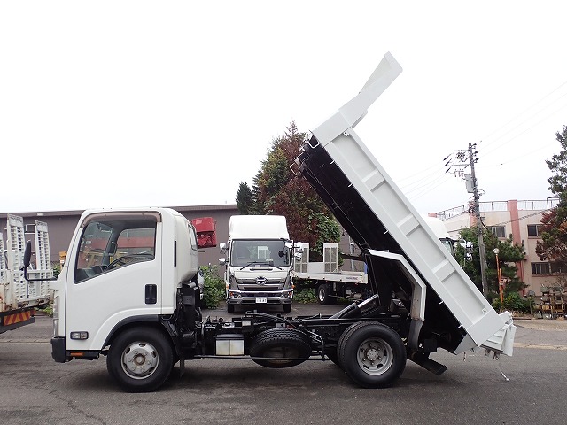ISUZU Elf Truck