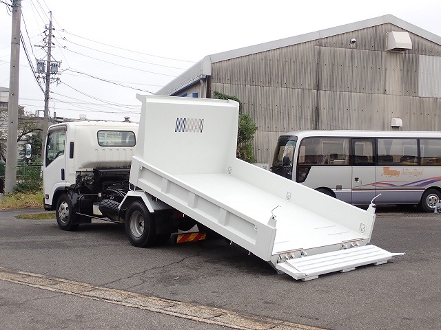 ISUZU Elf Truck