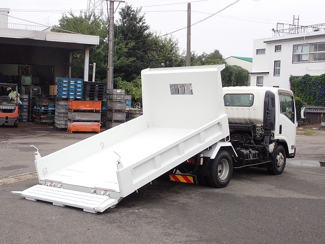 ISUZU Elf Truck