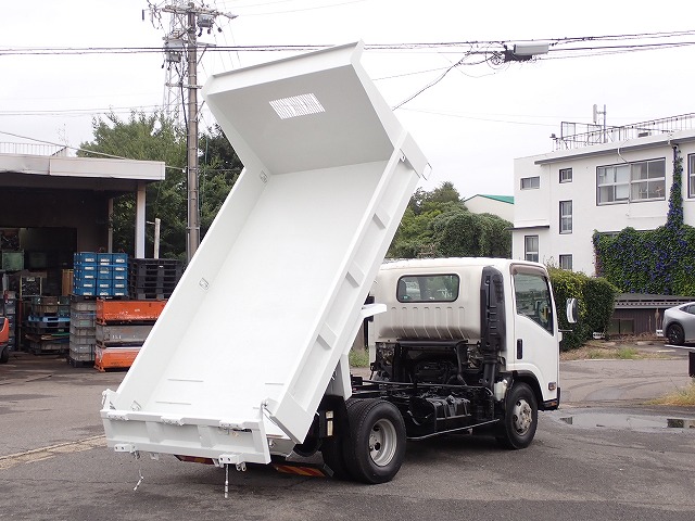 ISUZU Elf Truck