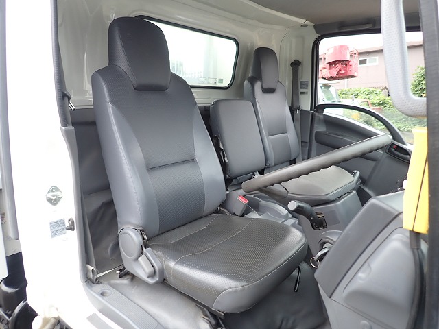 ISUZU Elf Truck