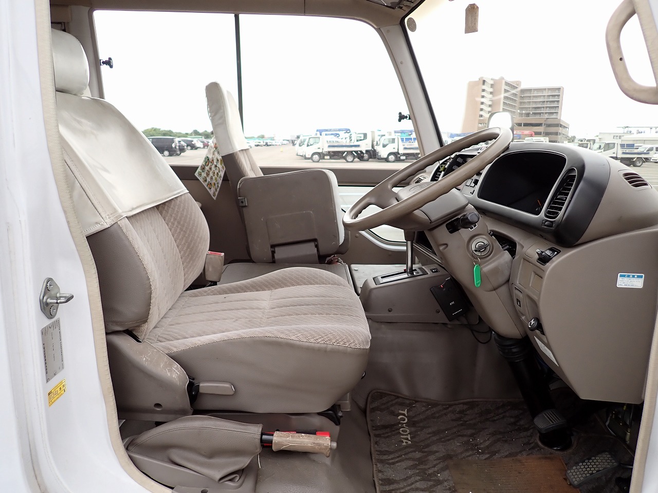 TOYOTA Coaster