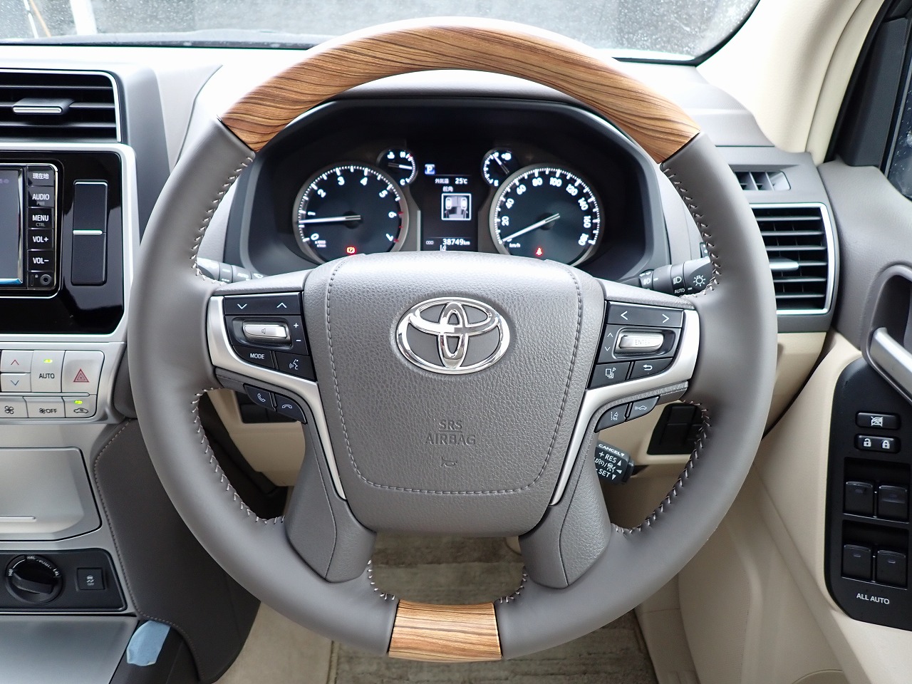 TOYOTA Land Cruiser Prado