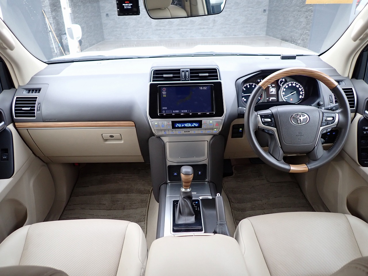TOYOTA Land Cruiser Prado