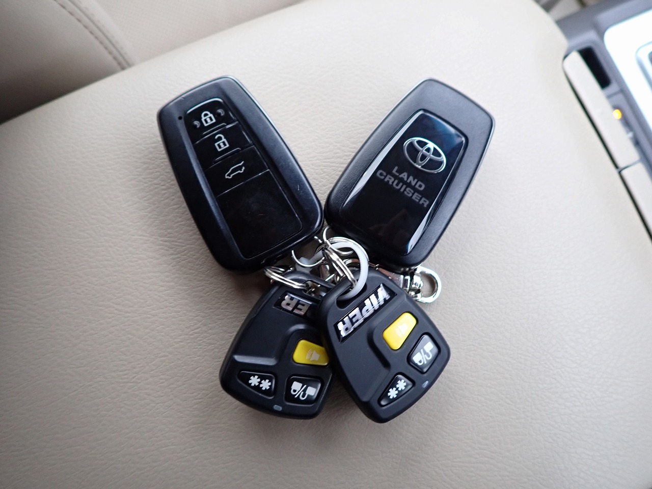 TOYOTA Land Cruiser Prado
