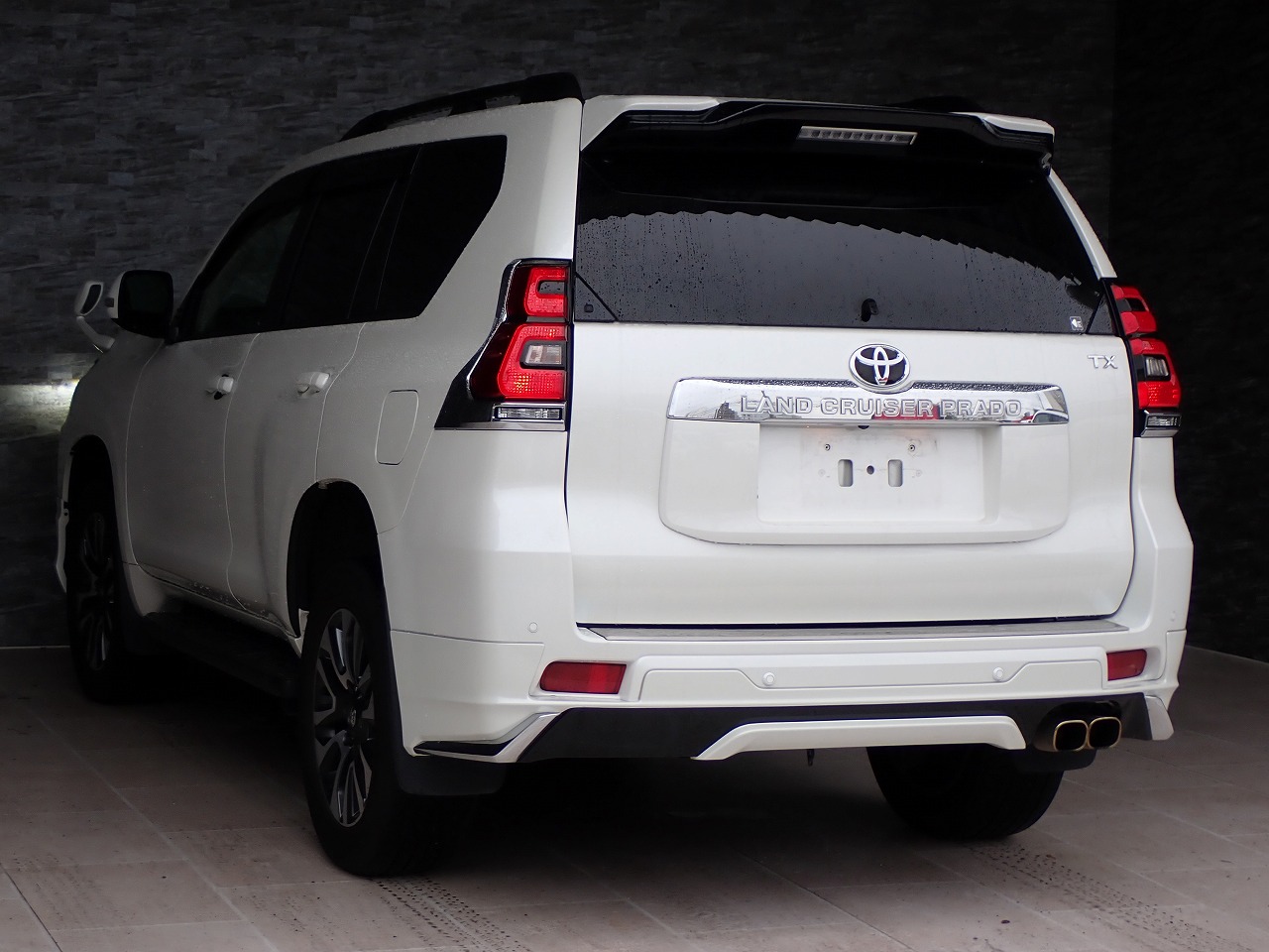 TOYOTA Land Cruiser Prado