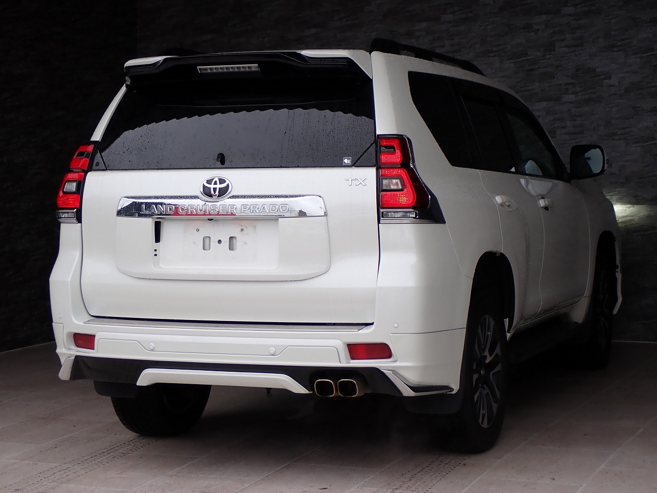 TOYOTA Land Cruiser Prado