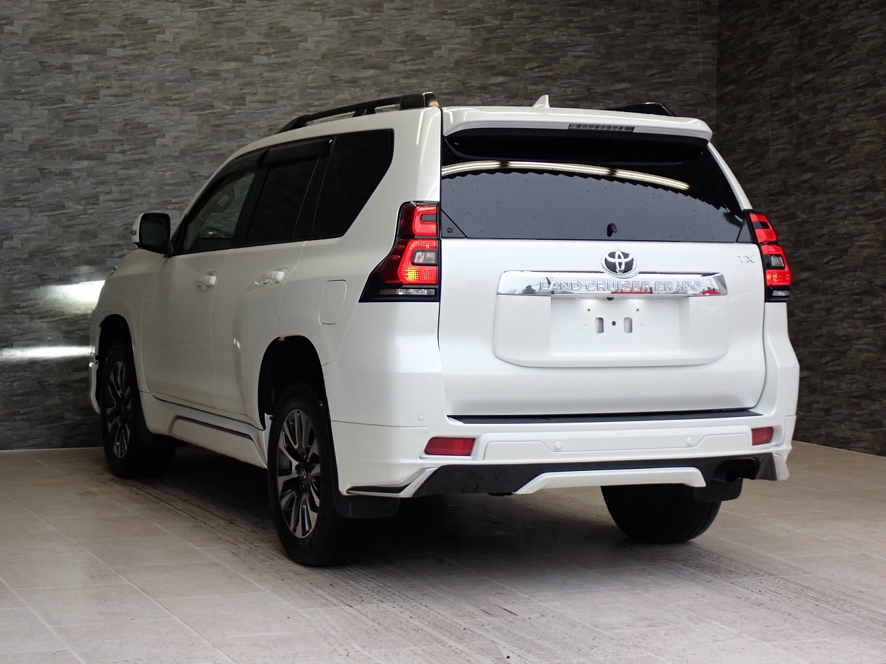 TOYOTA Land Cruiser Prado