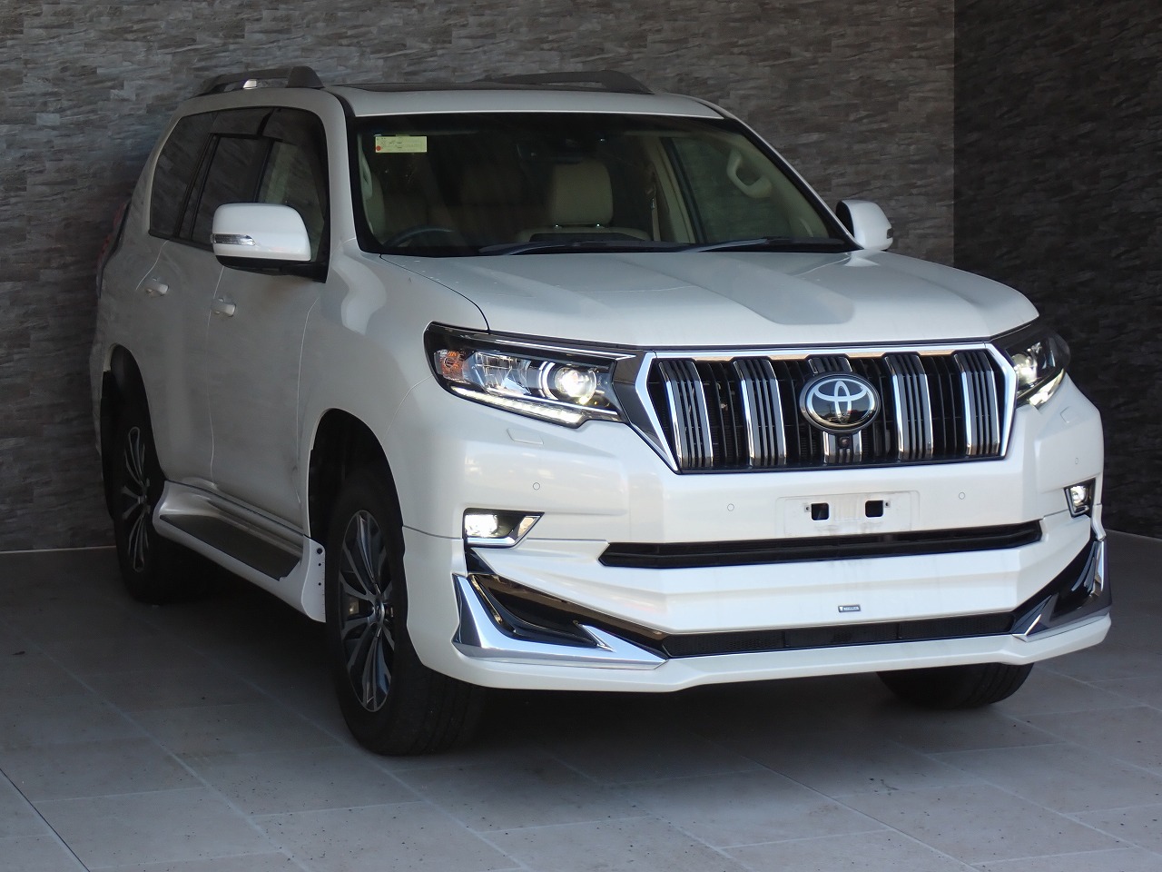 TOYOTA Land Cruiser Prado