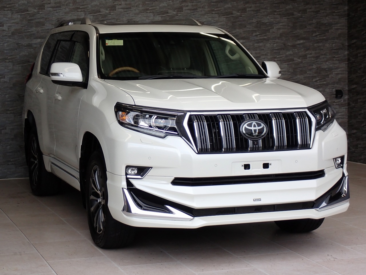 TOYOTA Land Cruiser Prado