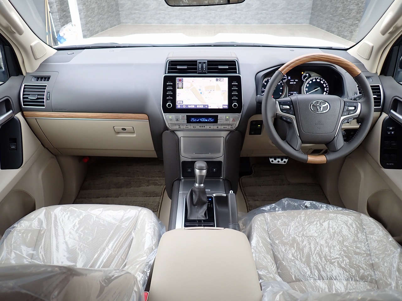 TOYOTA Land Cruiser Prado