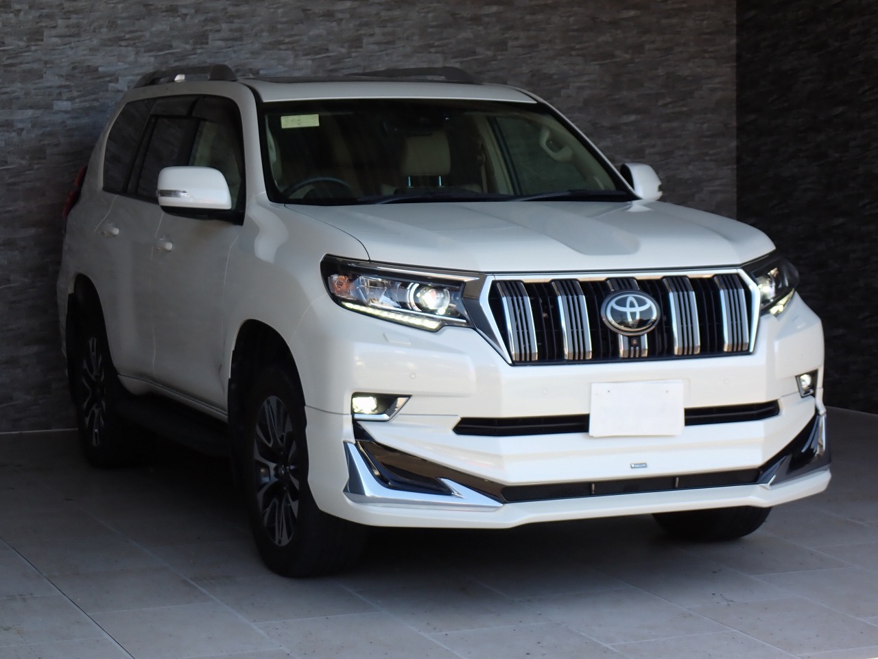 TOYOTA Land Cruiser Prado