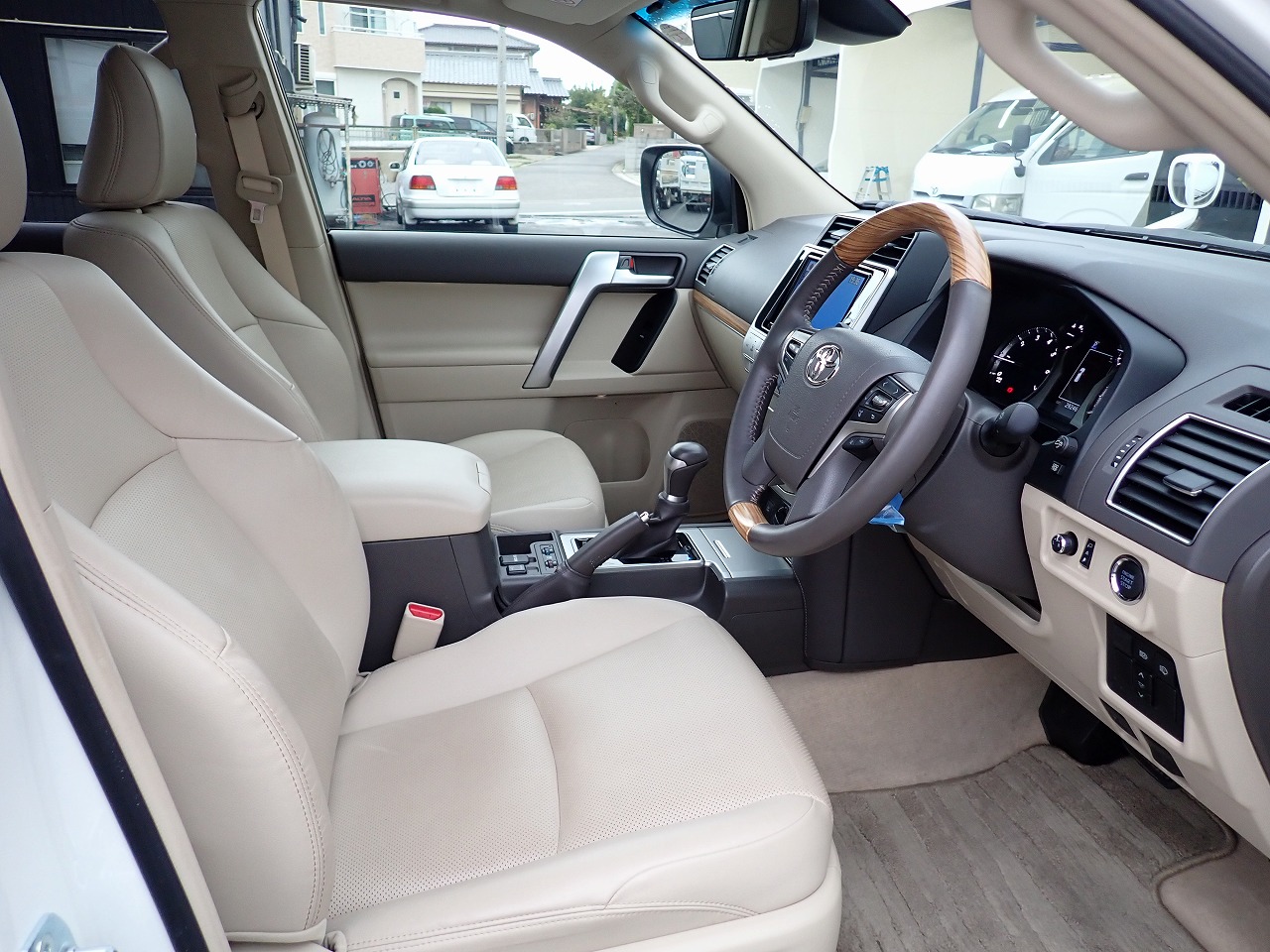 TOYOTA Land Cruiser Prado