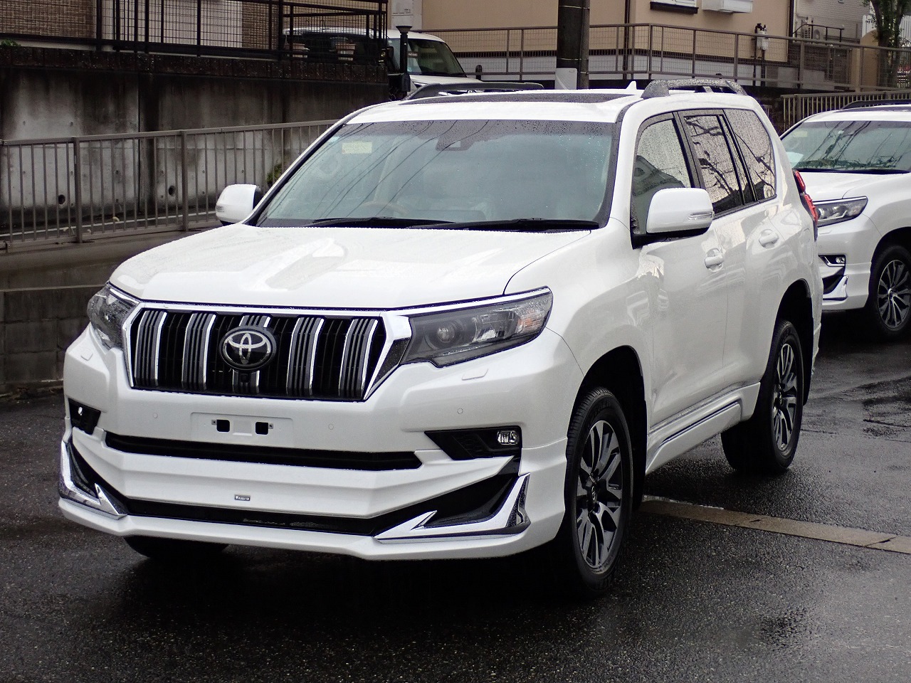 TOYOTA Land Cruiser Prado