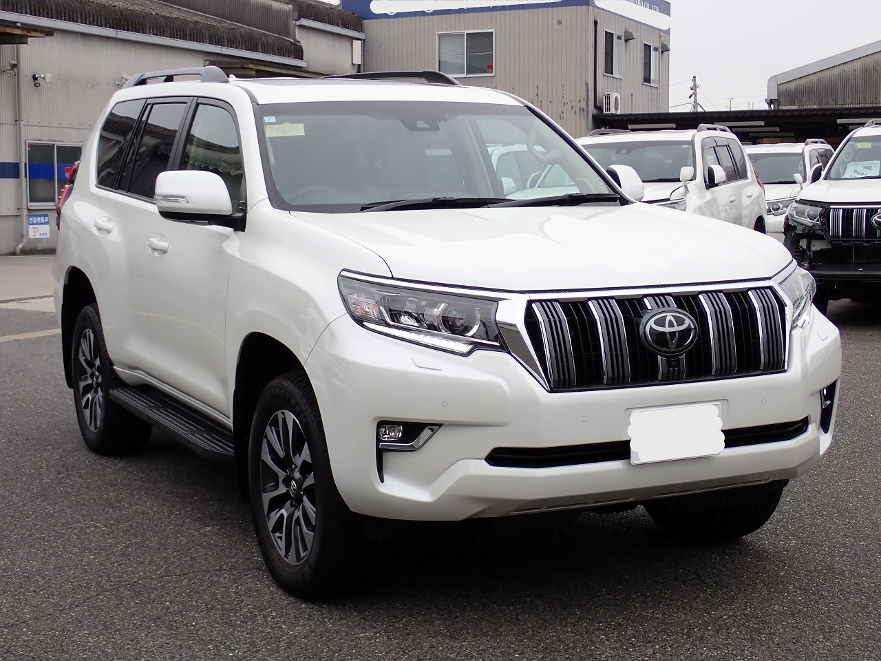 TOYOTA Land Cruiser Prado