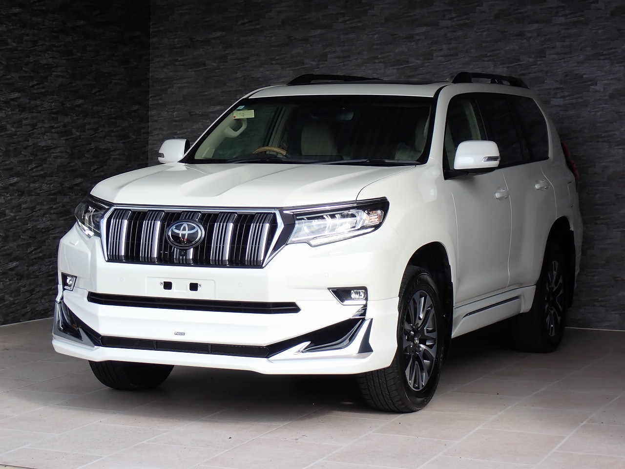 TOYOTA Land Cruiser Prado