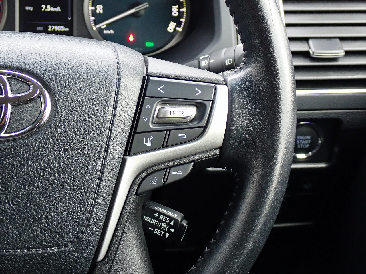 TOYOTA Land Cruiser Prado