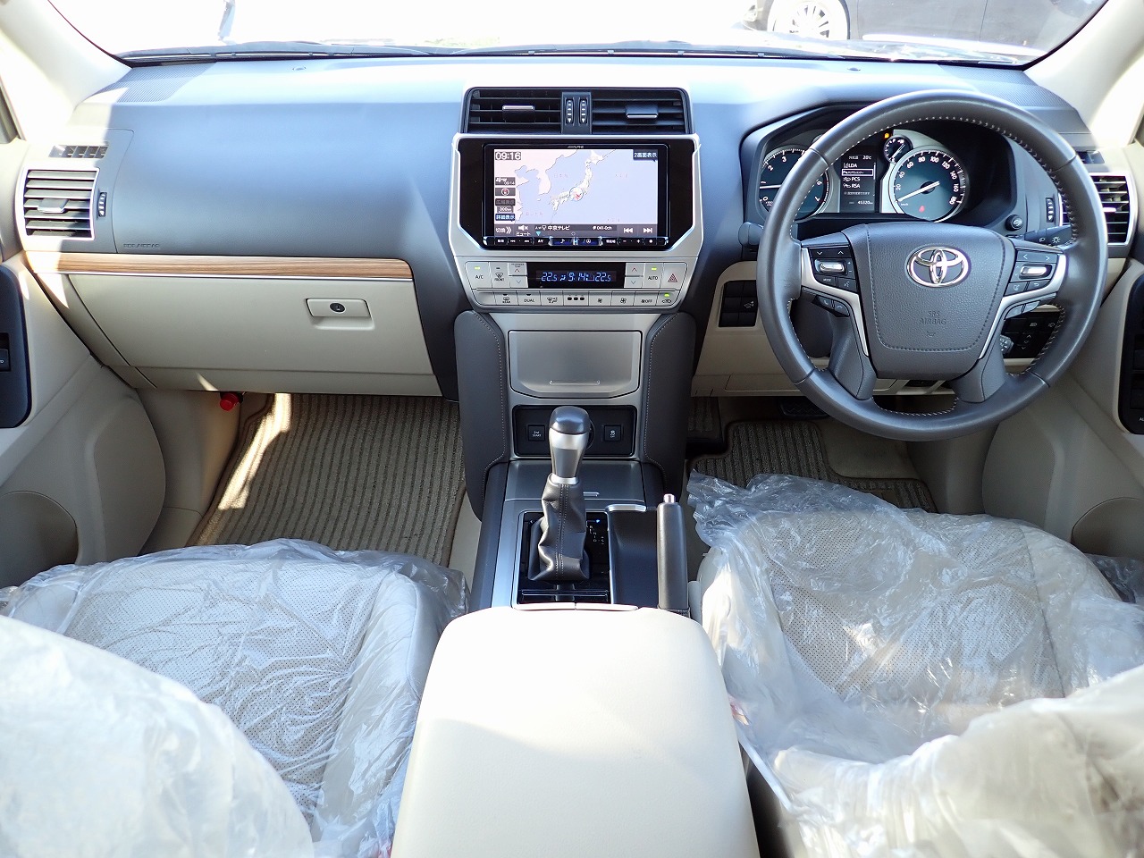 TOYOTA Land Cruiser Prado