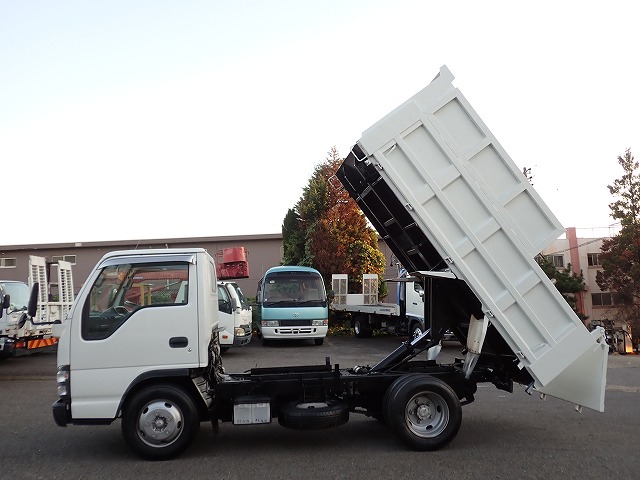 ISUZU Elf Truck