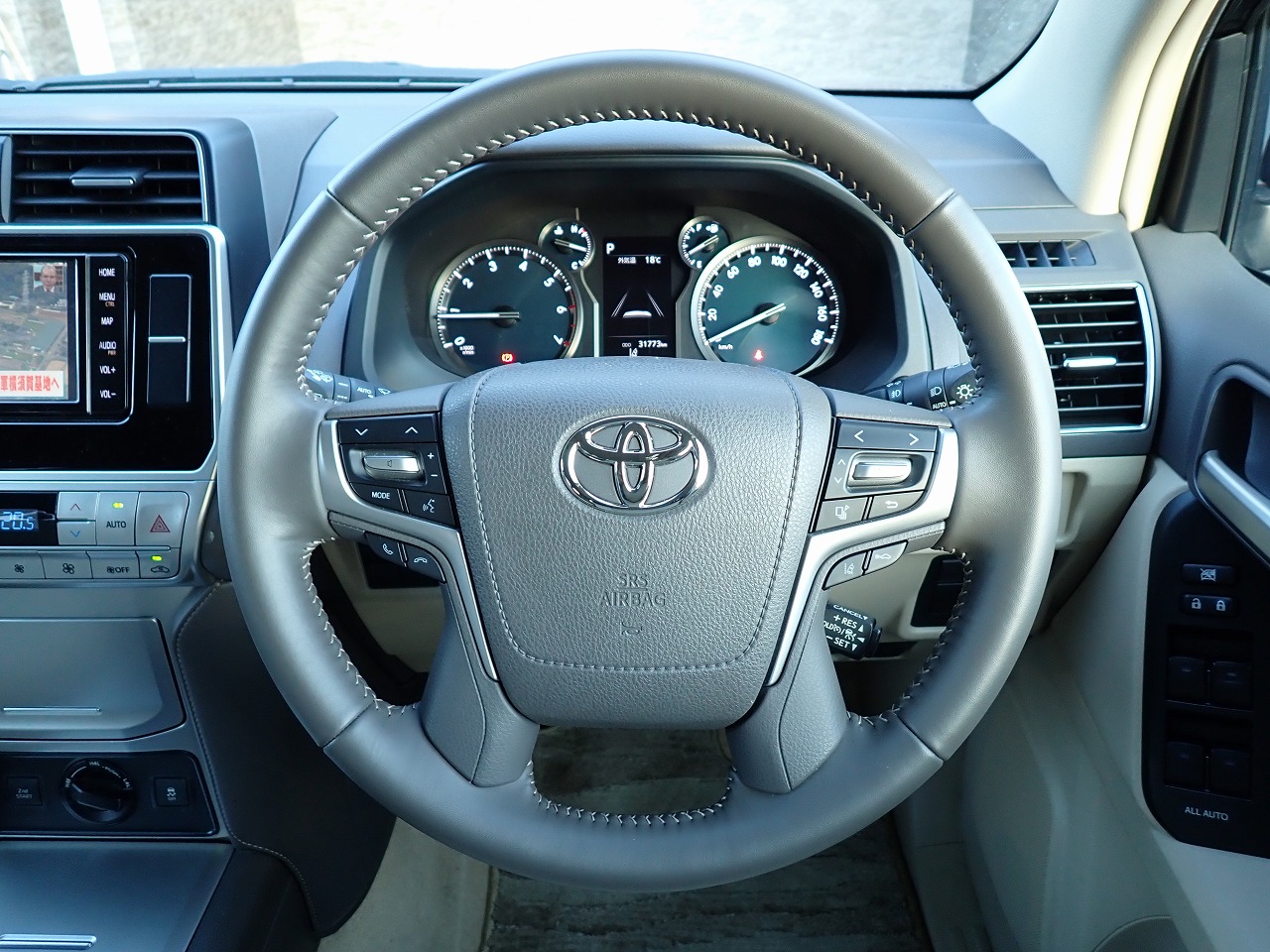 TOYOTA Land Cruiser Prado