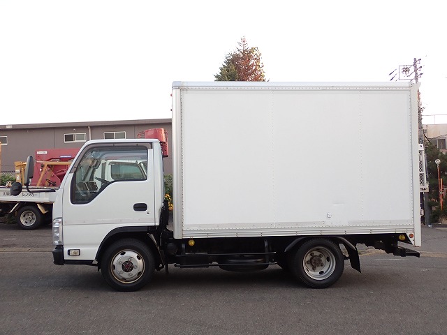 ISUZU Elf Truck