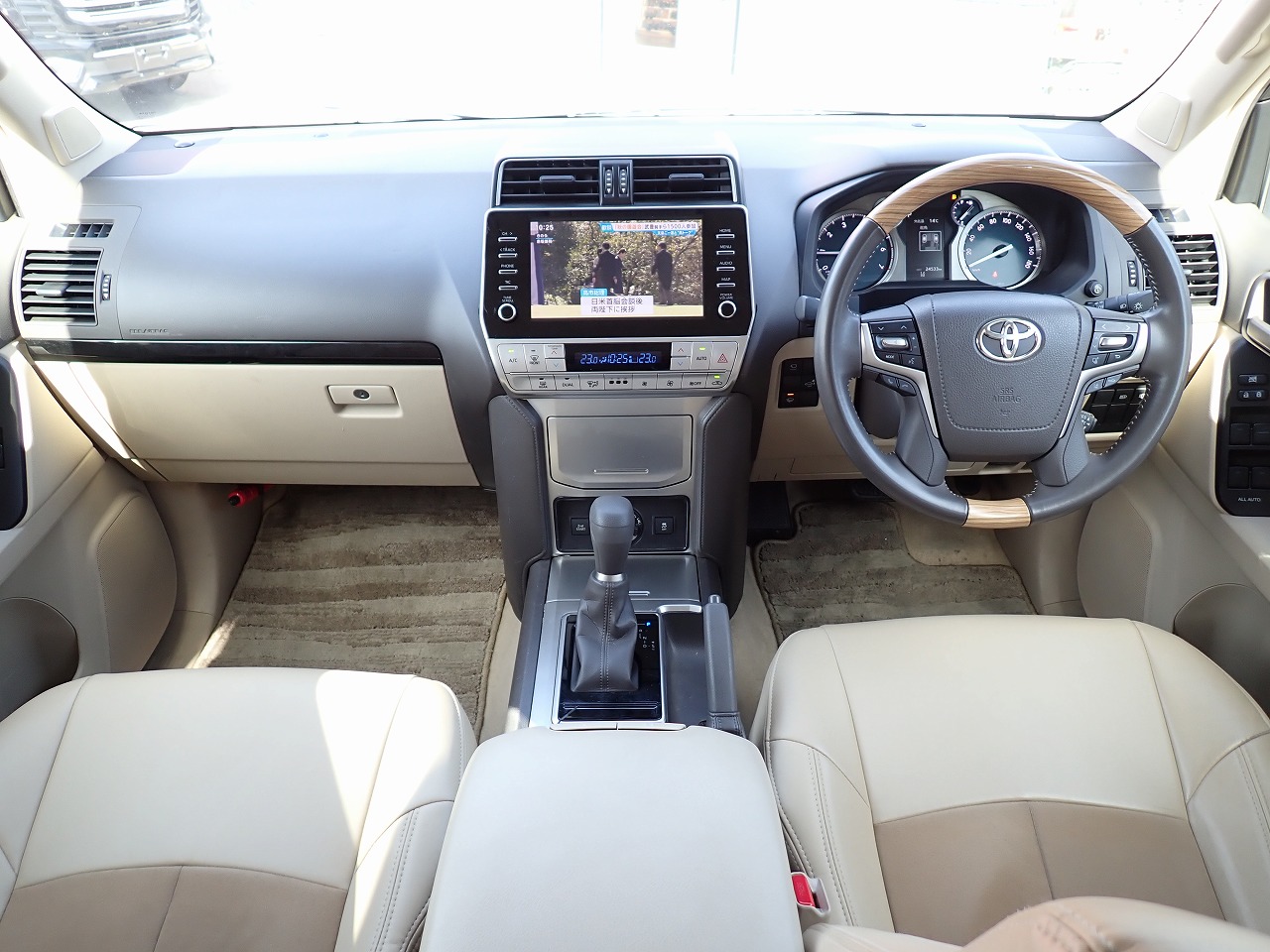 TOYOTA Land Cruiser Prado